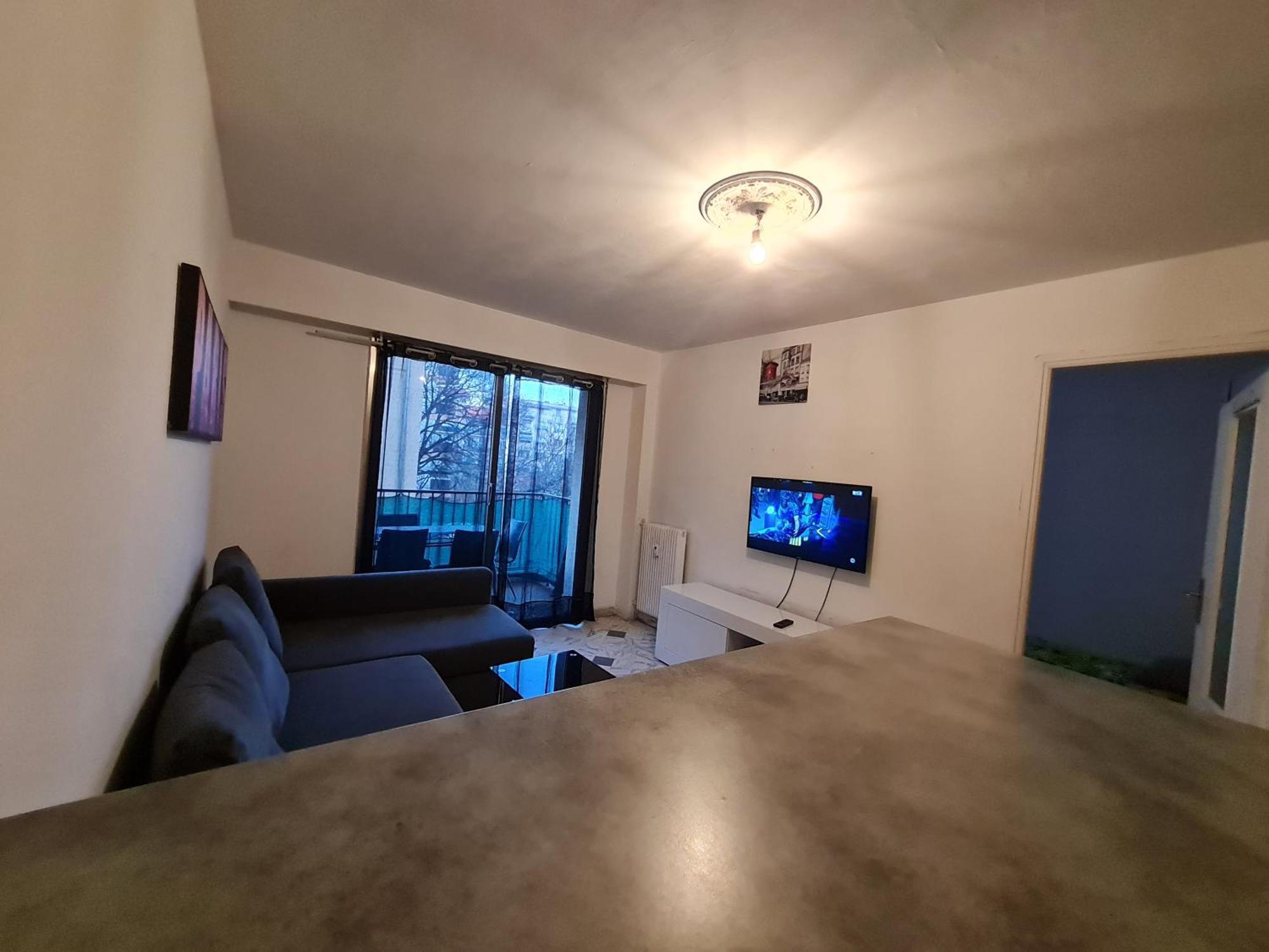 Central Et Au Calme Apartment *